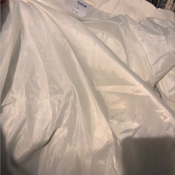 Old Navy Women's White Puffer Jacket - Picture 6 of 8